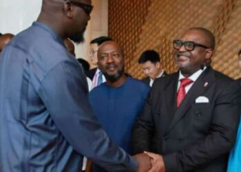 Reconnaissance: La Guinée n’est pas un pays ingrat, Dr David Makongo salué par les citoyens.