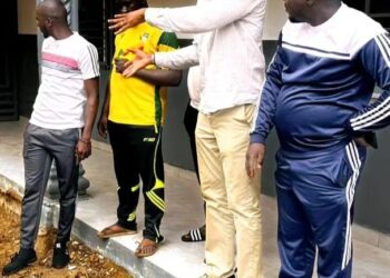 Hôpital Régional de Kindia : Visite Surprise du Directeur Général Dr Drissa Bina Konaré