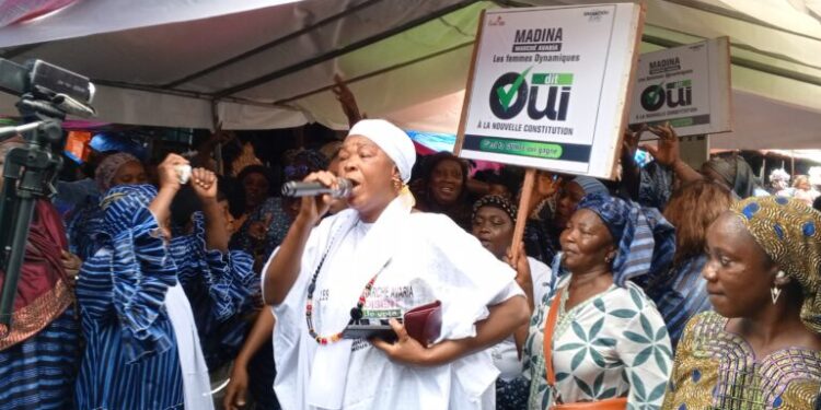 Référendum du 21 septembre : Les femmes dynamiques du marché Avaria disent  » OUI » 