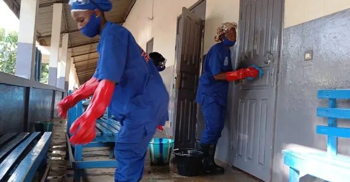 Guinée : Entretien des toilettes publiques et promotion de l’hygiène hospitalière