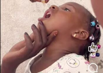 Guinée – Campagne de vaccination à Kaloum : M’Ballou Sow, une voix engagée pour la santé des enfants