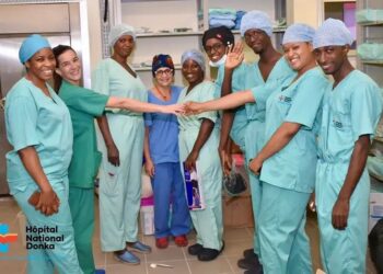 Guinée : L’Hôpital National Donka lance une mission chirurgicale pédiatrique en partenariat avec l’ONG Les Enfants de Noma