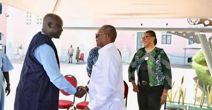 Mission humanitaire : Le Dr Mamadou Karamba à la tête d&rsquo;une délégation de de chirurgiens plasticiens en Guinée-Bissau.