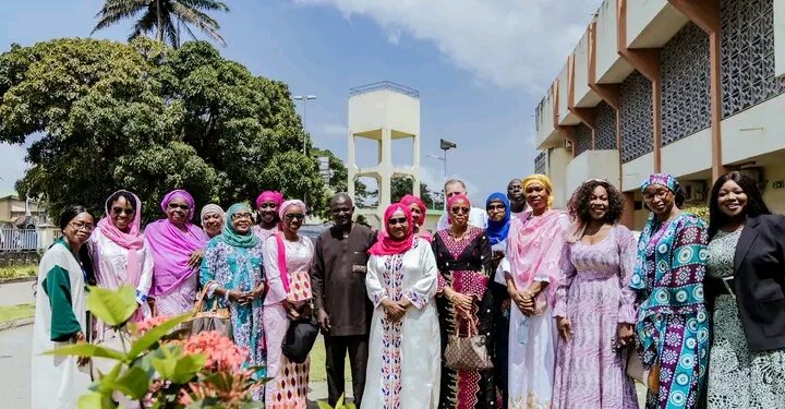 Guinée – Octobre Rose : Les femmes du CNT aux côtés des patientes de Donka