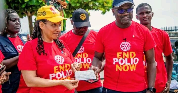 Santé : Remise officielle d’un chèque pour soutenir l’éradication de la polio en Guinée