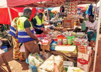 Santé publique en Guinée : Alpha Oumar Diallo intensifie la lutte contre les produits périmés
