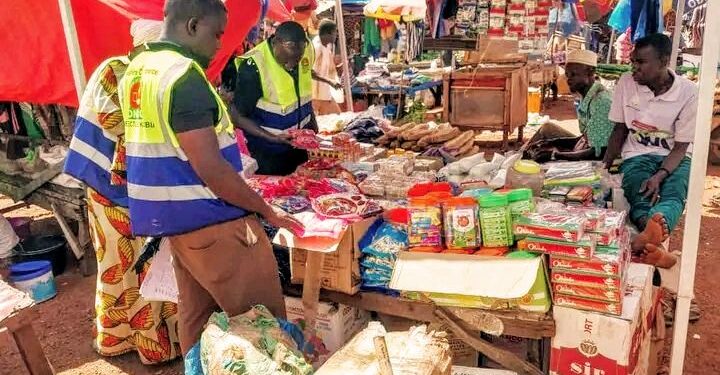 Santé publique en Guinée : Alpha Oumar Diallo intensifie la lutte contre les produits périmés