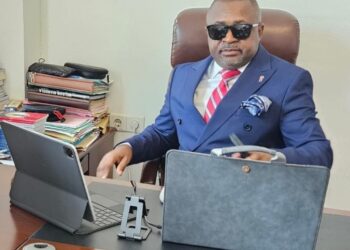 Présidentielle au Cameroun : Dr David Makongo dénonce un « système verrouillé » et soutient la décision d’Issa Tchiroma de ne pas saisir la Cour constitutionnelle