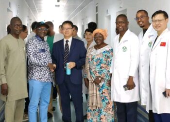 Conakry : HASIGUI accueille une délégation de l’Hôpital de l’Amitié de Beijing