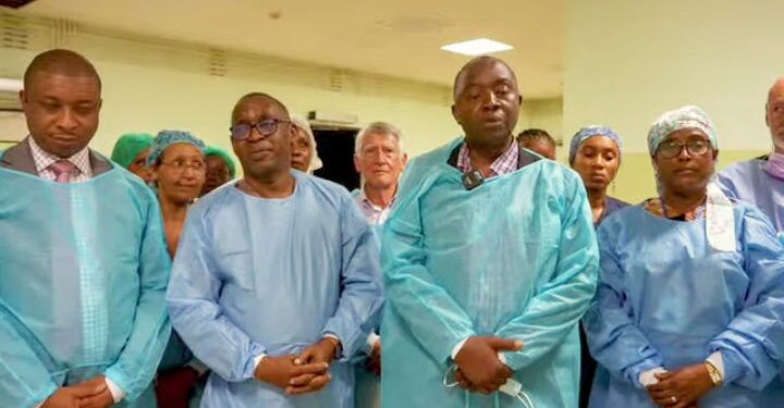 Conakry – Hôpital National Donka : Une première mission de cœlioscopie couronnée de succès