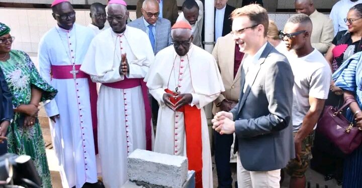 Dispensaire Saint-Gabriel de Matoto : Les travaux d’expansion et de rénovation officiellement lancés