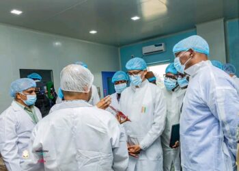 Guinée / Industrie pharmaceutique : Le Premier ministre salue des investissements stratégiques à Manéah et Moribayah