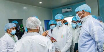 Guinée / Industrie pharmaceutique : Le Premier ministre salue des investissements stratégiques à Manéah et Moribayah