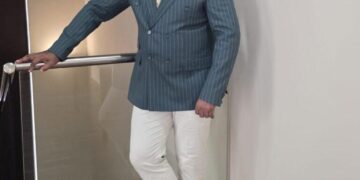 COMMENT VOIR SON OMBRE SI L’ON RESTE FACE AU SOLEIL