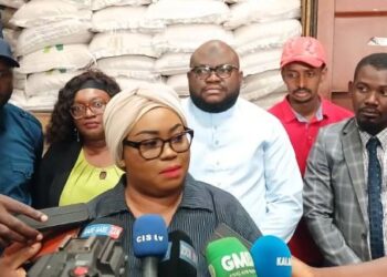 MCI : La ministre en tournée dans les entrepôts