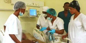 Conakry – Hôpital National Donka : Une opération réussie sur un jeune patient atteint de cardiopathie congénitale