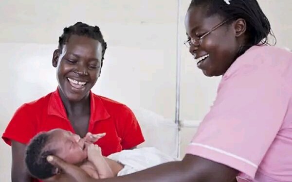 🇬🇳Journée Internationale des Sages-Femmes : L’Hôpital Régional de Labé rend hommage à ses héroïnes du quotidien