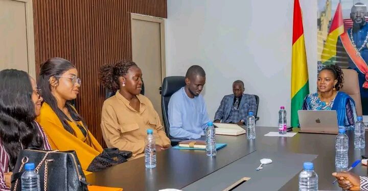 🇬🇳Santé : Mme Khaïté Sall reçoit les médecins spécialistes formés à Cuba