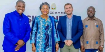 🇬🇳Modernisation du système de santé : La Guinée renforce son partenariat avec Expertise France