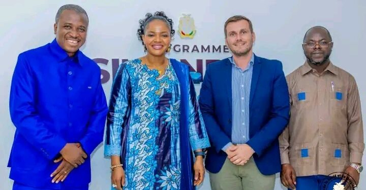 🇬🇳Modernisation du système de santé : La Guinée renforce son partenariat avec Expertise France