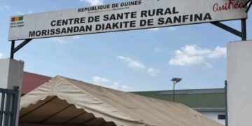 🇬🇳Remise d’équipements médicaux au centre de santé amélioré de Sanfian