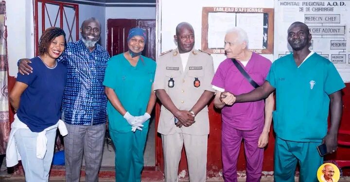 🇬🇳Hôpital Régional de Kindia : Visite du Préfet aux patients ayant bénéficié des interventions chirurgicales prostatiques