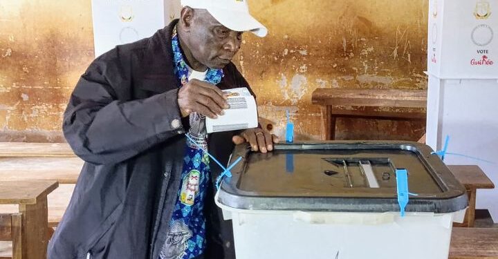 Élections législatives et communales à N&rsquo;Zérékoré : Les premières heures marquées par une forte pluie