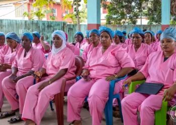Formation certifiante en SONUB pour 150 sages-femmes à Kindia