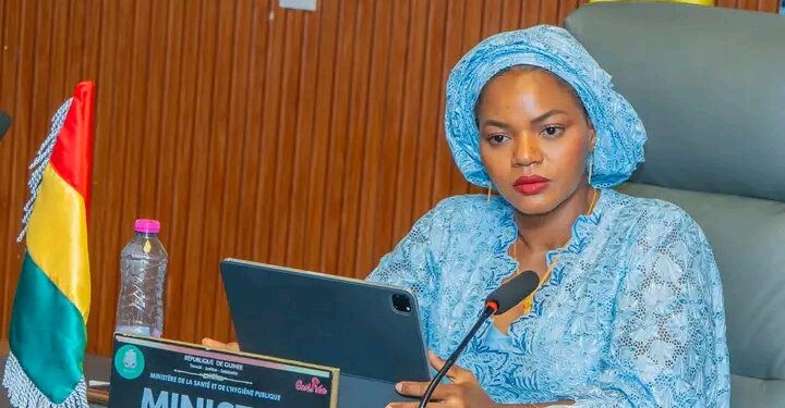 🇬🇳Système sanitaire : La ministre de la Santé rencontre les pharmaciens
