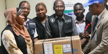 🇬🇳Coyah : L’OMS remet des kits sanitaires à l’INSP