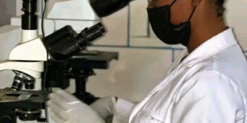 🇬🇳Le laboratoire, pilier discret de la médecine moderne
