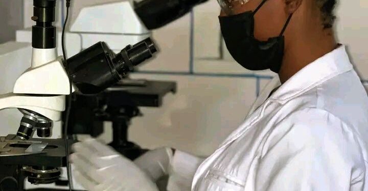 🇬🇳Le laboratoire, pilier discret de la médecine moderne