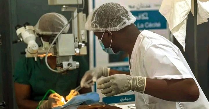 🇬🇳Kouroussa : Une mission humanitaire redonne la vue aux malades de cataracte