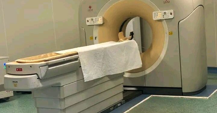 🇬🇳Hôpital de l’Amitié Sino‑Guinéenne : Un scanner de dernière génération pour des diagnostics rapides et fiables