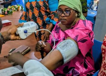 🇬🇳Don de sang à N’Zérékoré : La banque de sang de l’hôpital régional renforcée grâce à une forte mobilisation