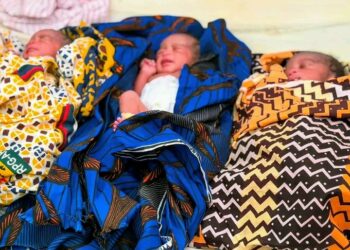 🇬🇳Naissance de triplées à Kankan : Une maternité qui veille sur la vie