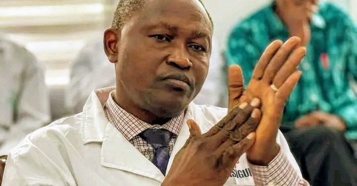 🇬🇳Hôpital de l’amitié Sino‑guinéenne : Pr Abdoulaye Makanera, garant de la fiabilité des analyses biomédicales
