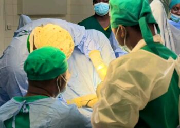 🇬🇳SANTÉ : CAP sur la chirurgie générale à l&rsquo;Hôpital Régional de Kankan avec l’arrivée de nouveaux spécialistes