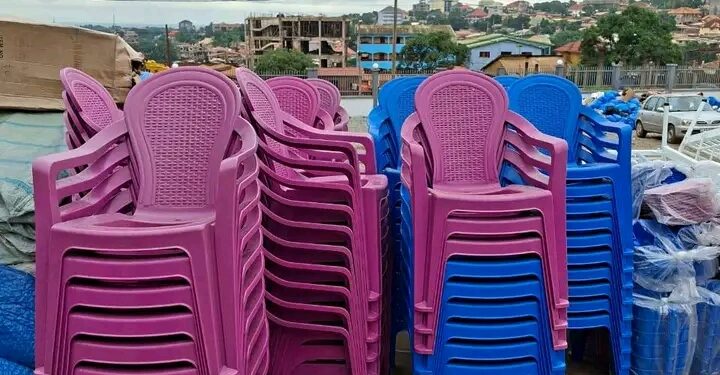 🇬🇳Hôpital Régional de Conakry Enta-Nord : TOPAZ MULTI INDUSTRIE offre 100 chaises médicales au CHENORD