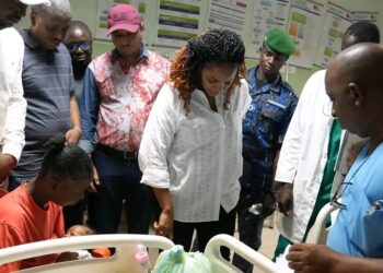 🇬🇳Dar‑Es‑Salam : La Ministre de la Santé au chevet des victimes hospitalisées