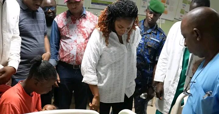 🇬🇳Dar‑Es‑Salam : La Ministre de la Santé au chevet des victimes hospitalisées