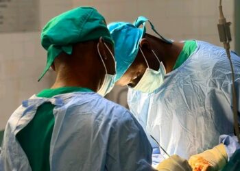 🇬🇳Chirurgie pédiatrique : Une prise en charge réussie à Kankan
