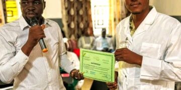 🇬🇳Kouroussa : L’Hôpital préfectoral améliore le cadre de travail et distingue ses médecins