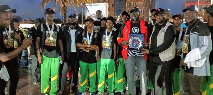 Retour triomphal à Conakry : Les champions et vice‑champions accueillis en héros