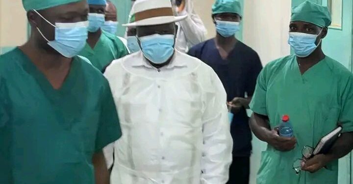 🇬🇳La mission de supervision poursuit sa visite à l’Hôpital Régional de Kankan