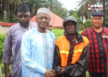 Sous la pluie et dans la boue, Mamadou Oury Bah à la rencontre des éleveurs de Kinsilim-Messidé