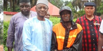 Sous la pluie et dans la boue, Mamadou Oury Bah à la rencontre des éleveurs de Kinsilim-Messidé